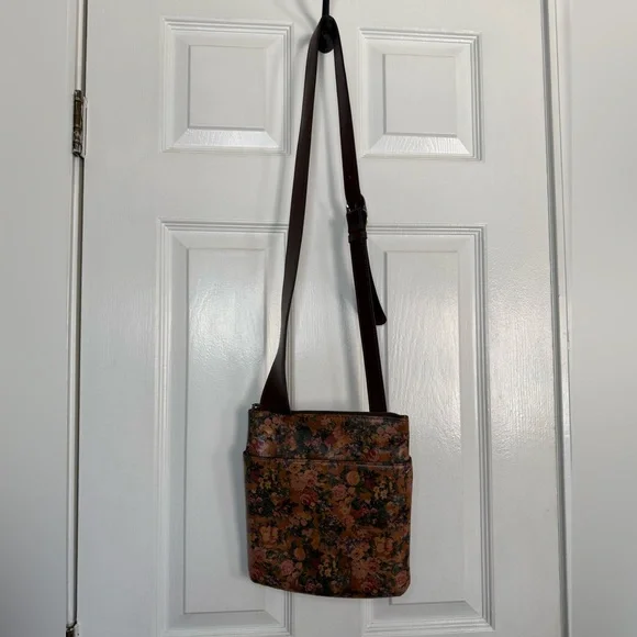 Patricia Nash Floral Crossbody Bag - Picture 4 of 16